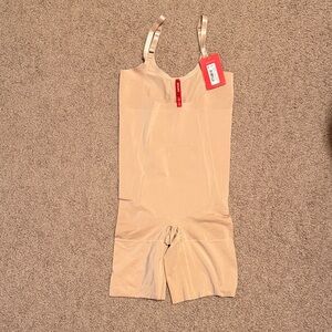 SPANX Nude Shapewear Bodysuit Small NWT